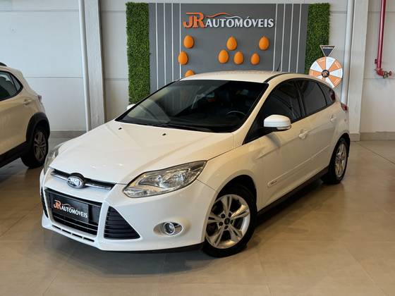 FORD FOCUS 1.6 SE 16V FLEX 4P MANUAL FORD FOCUS 1.6 SE 16V FLEX 4P MANUAL